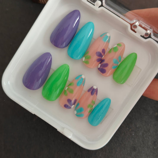 Flower Love Press On Nails 2