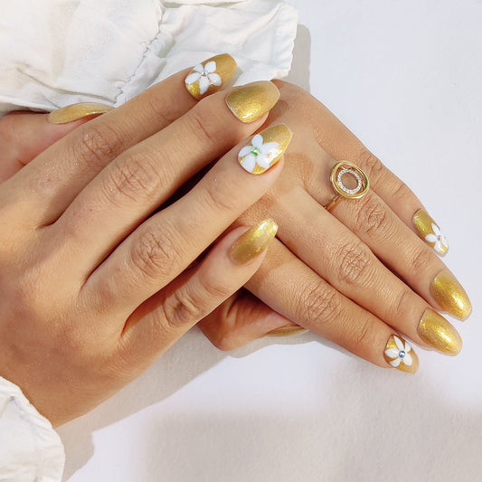 The Golden Girl Press On Nails